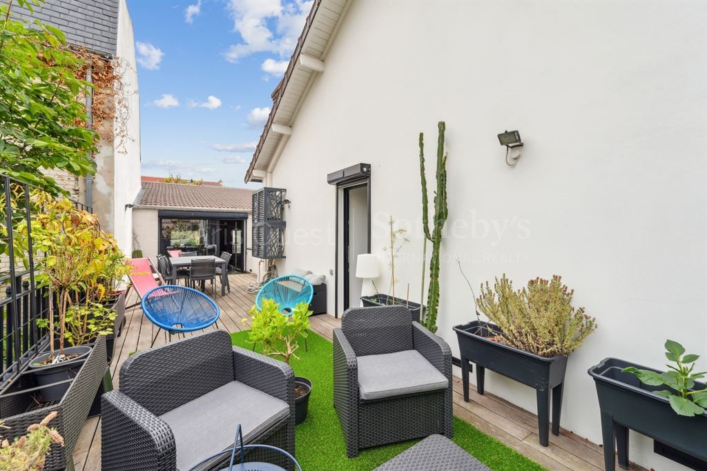 5 غرف نوم فيلا في Asnieres-sur-Seine, France رقم 322559