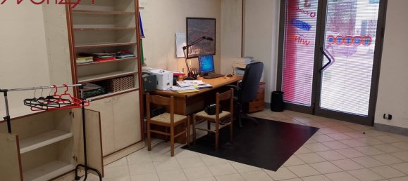 1 room Office in Lucca, Italy No. 64906 4