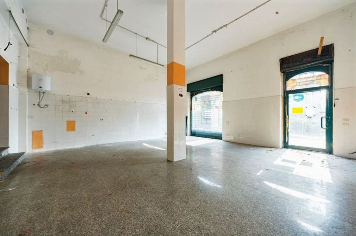 Propiedad comercial en Monza, Italy 91 m² No. 378466