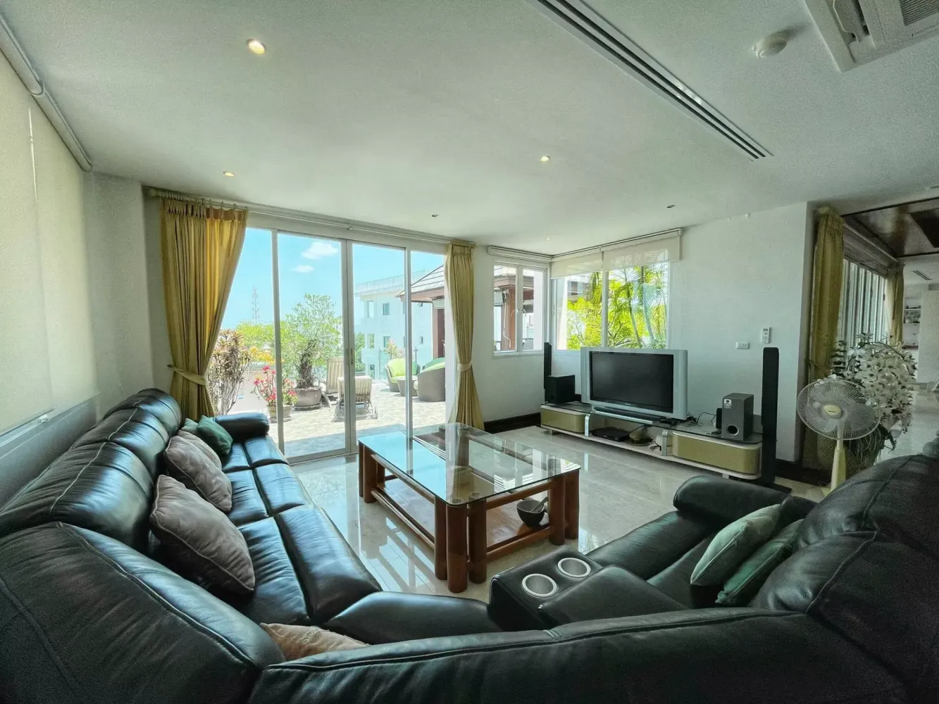 3 bedrooms Condo in Phuket, Thailand No. 67245