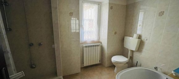 3 rooms House in Bardi, Italy No. 70443 4