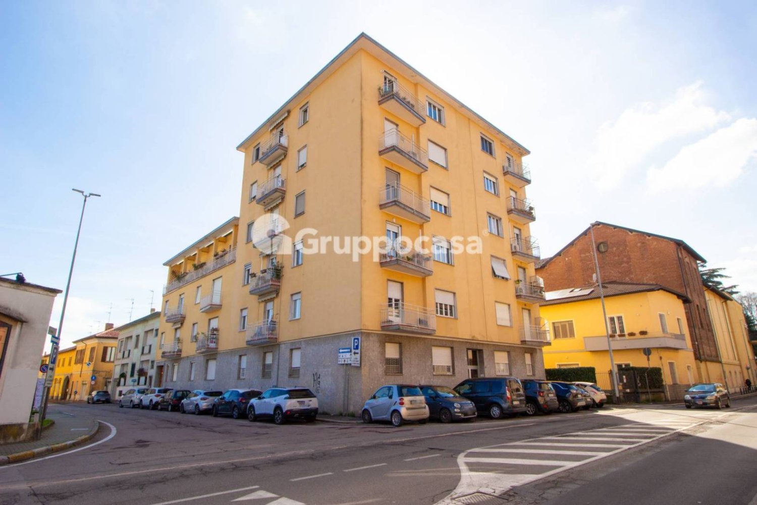 2 bedrooms Apartment in Magenta, Italy No. 15232