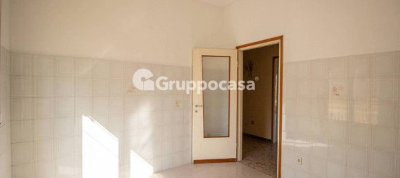 2 bedrooms Apartment in Magenta, Italy No. 15232 10