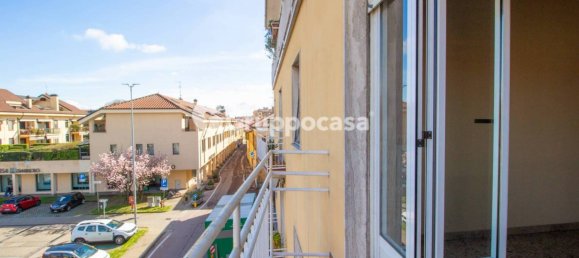 2 bedrooms Apartment in Magenta, Italy No. 15232 8