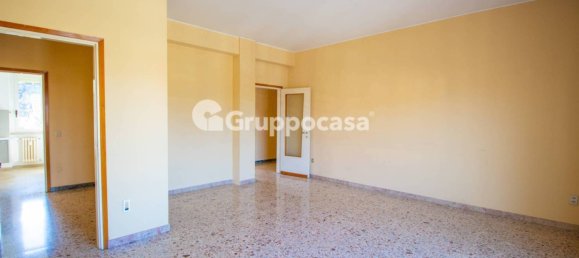 2 bedrooms Apartment in Magenta, Italy No. 15232 4