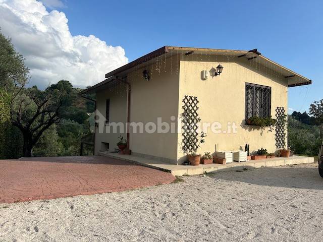 3 chambres Villa à Guidonia Montecelio, Italy No. 136357