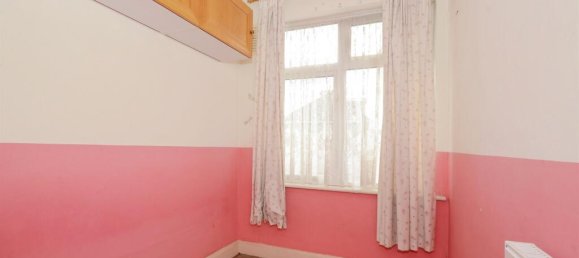 3 bedrooms House in Harrow, United Kingdom No. 6325 12