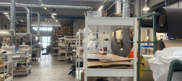 Lagerhaus in Scandicci, Italy 800m², Nr. 275433 11