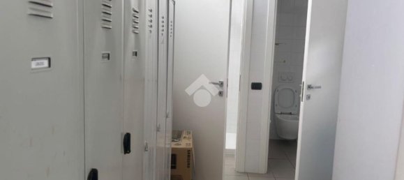 Lagerhaus in Scandicci, Italy 800m², Nr. 275433 33