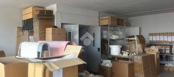 Lagerhaus in Scandicci, Italy 800m², Nr. 275433 30