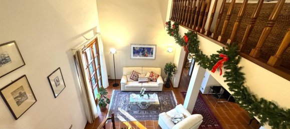 Ático de 8 habitaciónes en Prato, Italy No. 9445 11