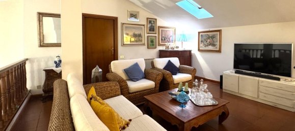 Ático de 8 habitaciónes en Prato, Italy No. 9445 4