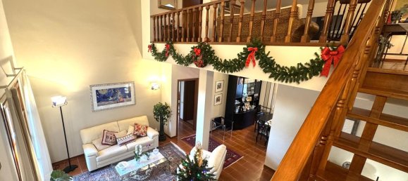 Ático de 8 habitaciónes en Prato, Italy No. 9445 20