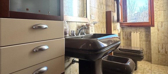 Ático de 8 habitaciónes en Prato, Italy No. 9445 45