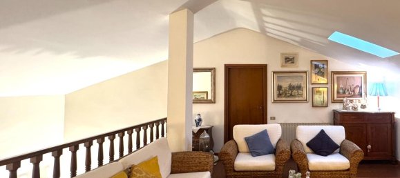 Ático de 8 habitaciónes en Prato, Italy No. 9445 3