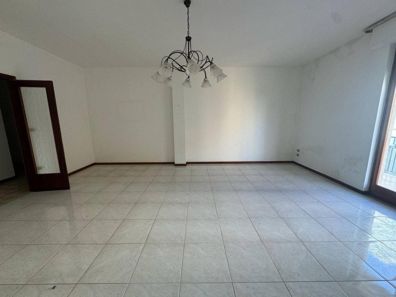 5-salle Appartement à Marsala, Italy No. 174245