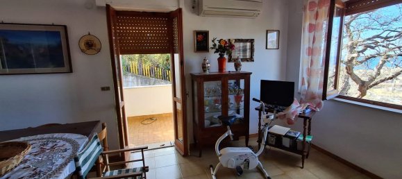 Дом с 4 комнатами в Прая а Маре, Италия № 148383 11