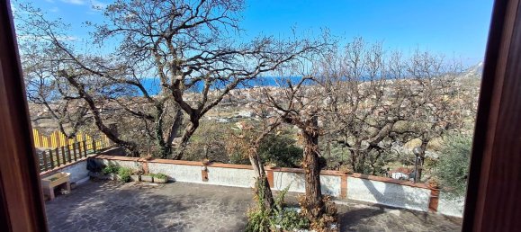 Дом с 4 комнатами в Прая а Маре, Италия № 148383 21