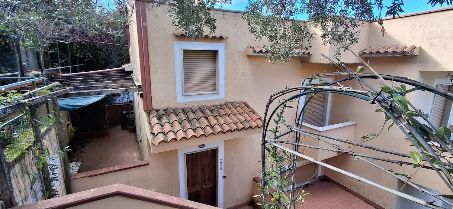 Дом с 4 комнатами в Прая а Маре, Италия № 148383