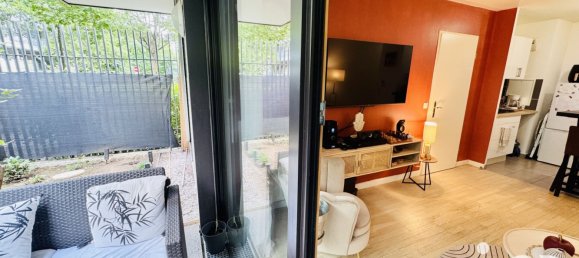 1 bedroom Apartment in Massy, France No. 291059 8