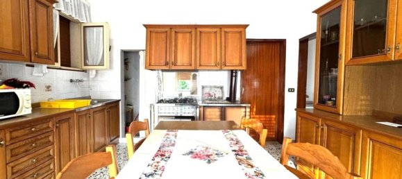 5 bedrooms Villa in Volpago del Montello, Italy No. 332344 4