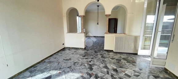 2 bedrooms Apartment in Saronno, Italy No. 372536 6