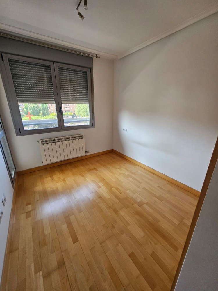 2 Schlafzimmer Wohnung in Logrono, Spain, Nr. 155889