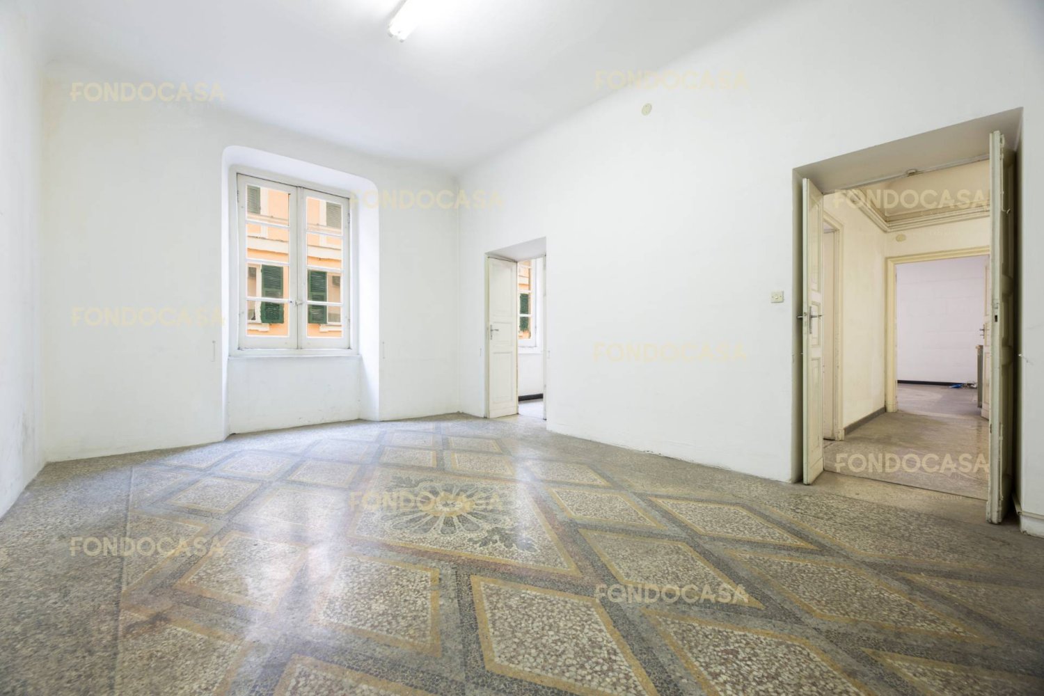 Estudio en Genoa, Italy No. 35825