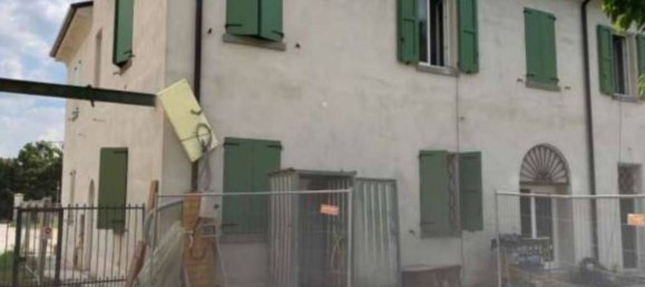 Villa de 6 habitaciónes en Novi di Modena, Italy No. 294367 2