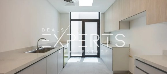 4 bedrooms Villa in Saadiyat Island, UAE No. 39424 12