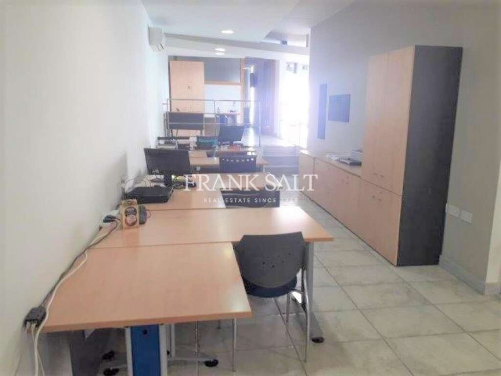  مكتب في Birkirkara, Malta 200متر مربع رقم 12338