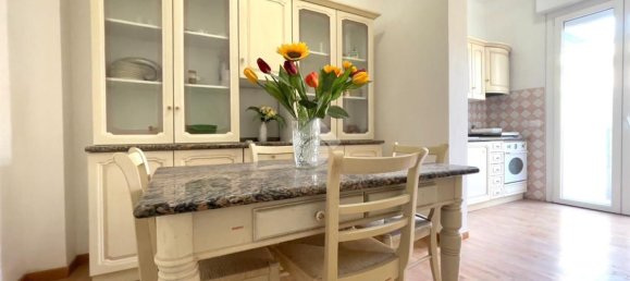 3-salle Appartement à Rimini, Italy No. 10491 2