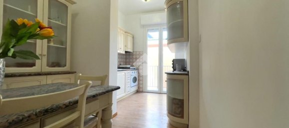 3-salle Appartement à Rimini, Italy No. 10491 3