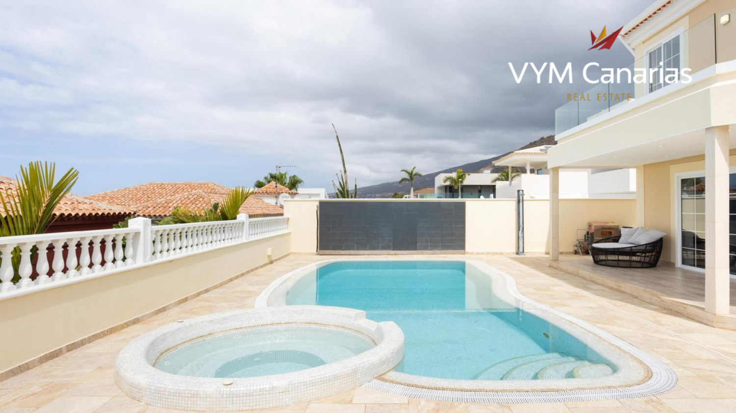 3 bedrooms Villa in Adeje, Spain No. 17561