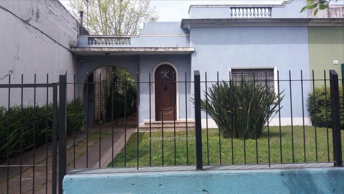 3 bedrooms House in Montevideo, Uruguay No. 11713
