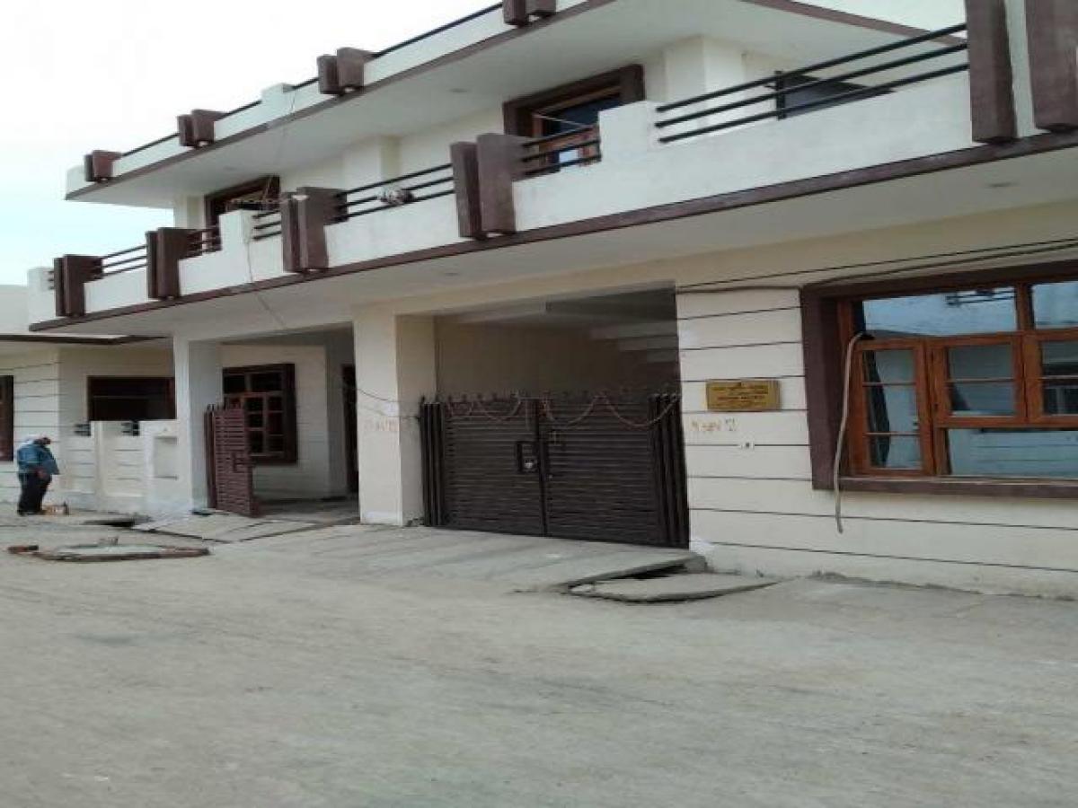 2 Schlafzimmer Haus in Lucknow, India, Nr. 13598