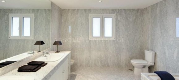 3 bedrooms Penthouse in Marbella, Spain No. 21681 7