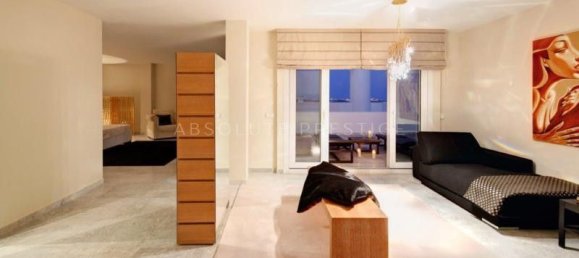 3 bedrooms Penthouse in Marbella, Spain No. 21681 10