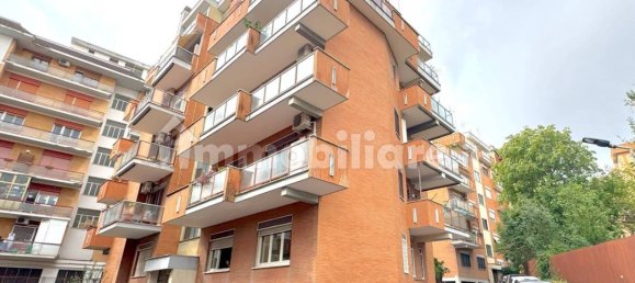 2 bedrooms Apartment in Rome, Italy No. 343370 24