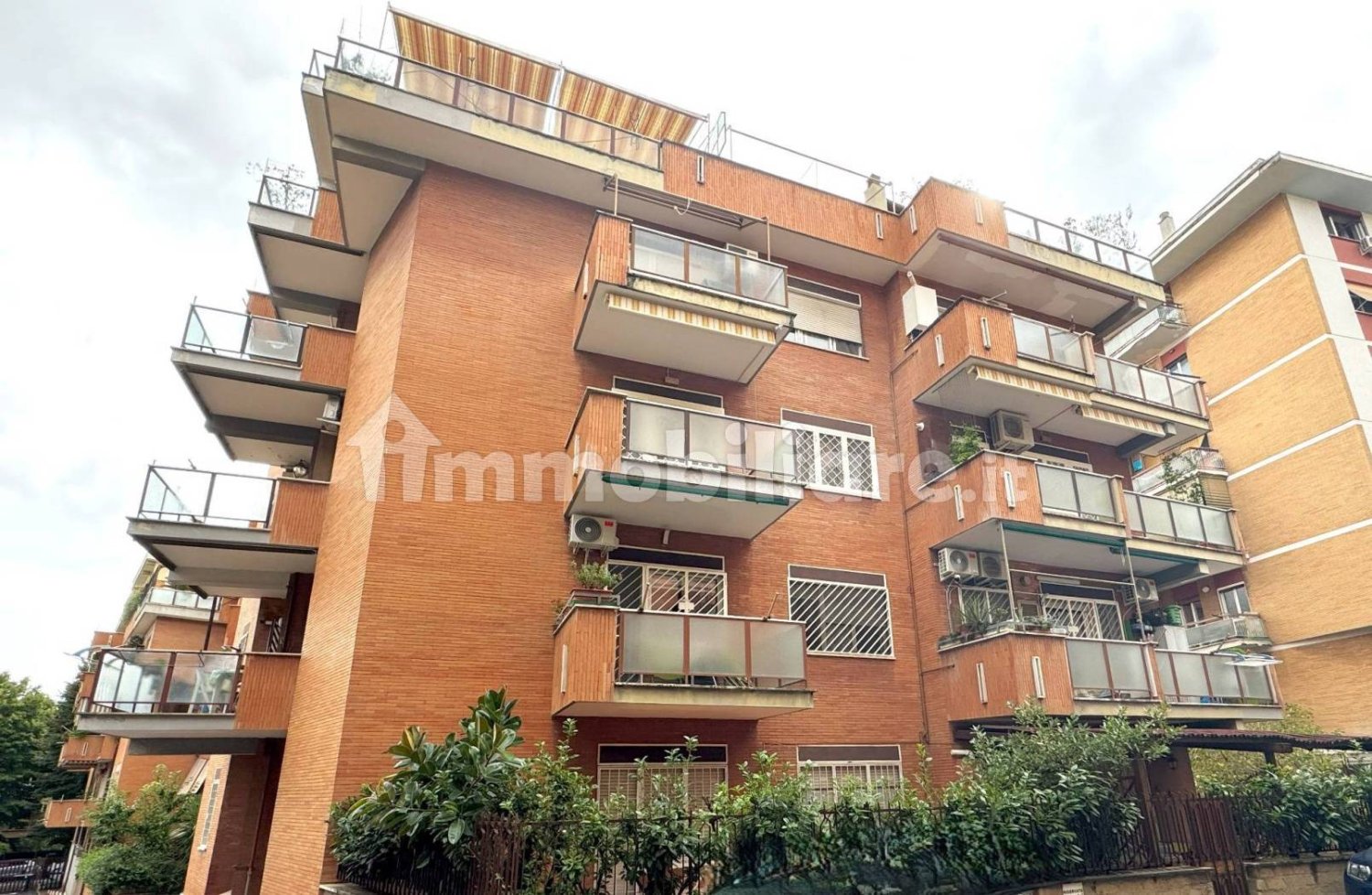 2 bedrooms Apartment in Rome, Italy No. 343370