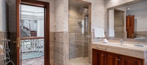 6 bedrooms House in Marbella, Spain No. 136507 29