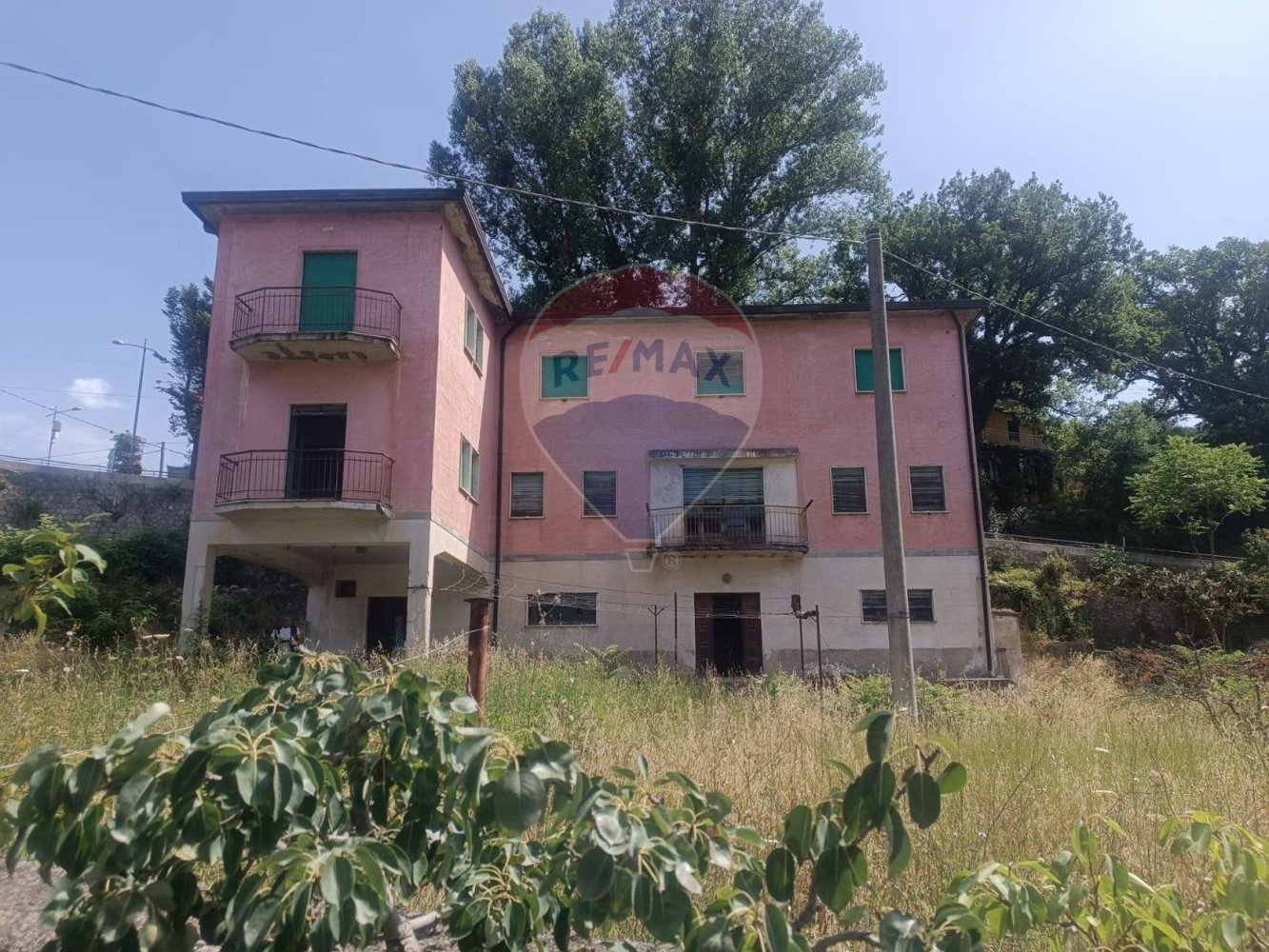 15 rooms House in Pertosa, Italy No. 58029