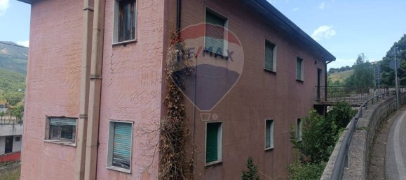 15 rooms House in Pertosa, Italy No. 58029 6