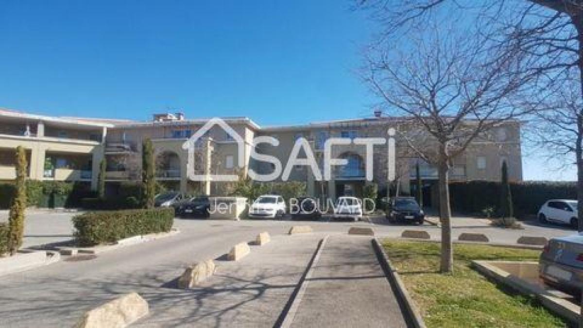 Studio in Aix-en-Provence, France No. 2320