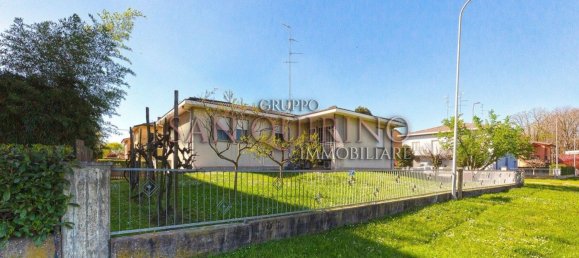 Studio in Novi di Modena, Italy No. 92574 3