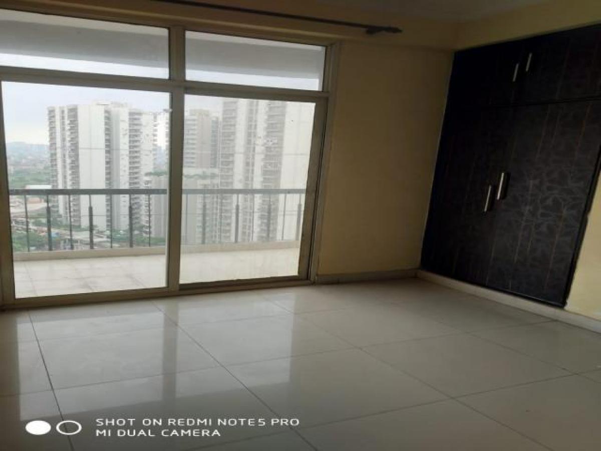 2 bedrooms House in Ghaziabad, India No. 29236