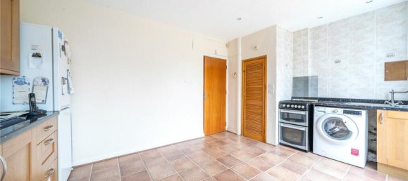 3 bedrooms House in Harrow, United Kingdom No. 12214 2