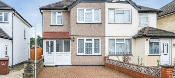 3 bedrooms House in Harrow, United Kingdom No. 12214 18