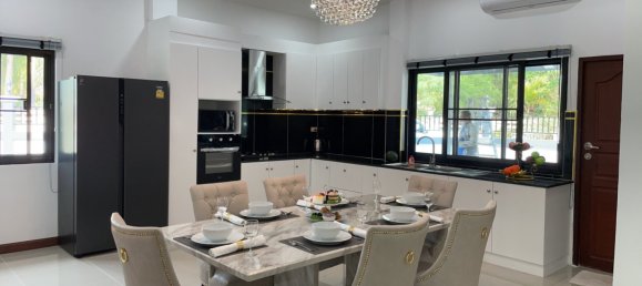 4 bedrooms Cafe / restaurant in Pattaya, Thailand No. 5385 11