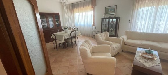 Вилла с 10 комнатами в Комаккьо, Италия № 70147 18